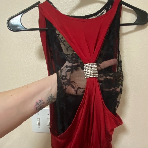 Red party dress - Picture 4 of 10